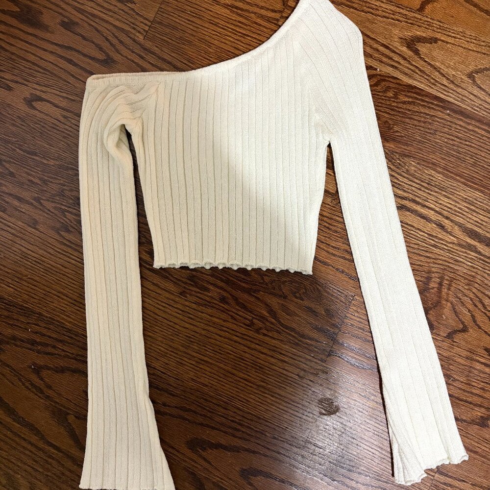 Princess Polly Off Shoulder White Bell Long Sleeve Shirt Size 2